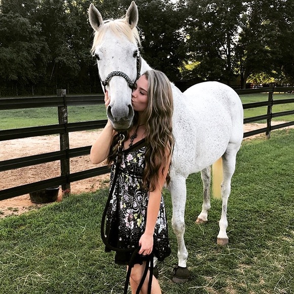 Meet your Posher, Chloe - Picture 1 of 1